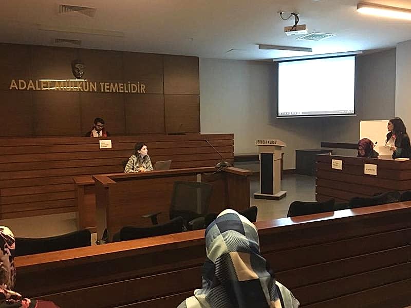 Boşanma Davası Devam Ederken İşten Ayrılma Hükmedilecek Nafaka ve Tazminatı Etkiler Mi?