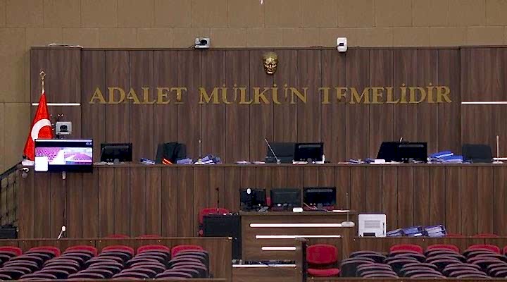 Eşin Sosyal Medya Hesabına İzinsiz Girmek Suç Mudur?