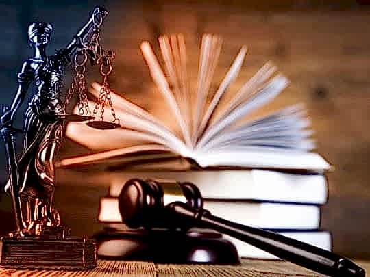 Aldatılan Eş, Eşiyle Birlikte Olan Kişiden Tazminat Talep Edebilir Mi?