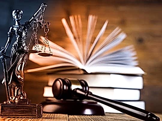 Aldatılan Eş, Eşiyle Birlikte Olan Kişiden Tazminat Talep Edebilir Mi?